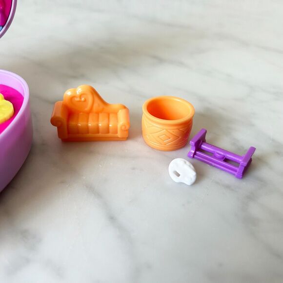 Polly Pocket Art Studio Compact Purple Heart Shape - 2021 Mattel - Picture 5 of 11